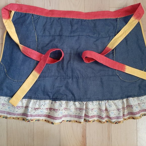 Flirty - Artsy Entertaining Apron / Ruffles / Size L - Picture 8 of 8
